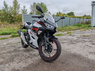 Kawasaki Ninja 400R 
